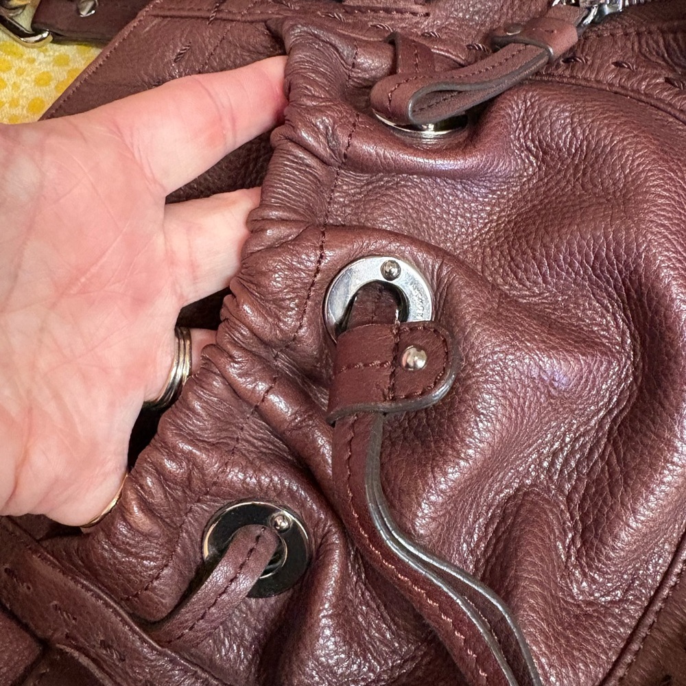 B. Makowsky genuine leather drawstring satchel / shoulder bag - Picture 4 of 7